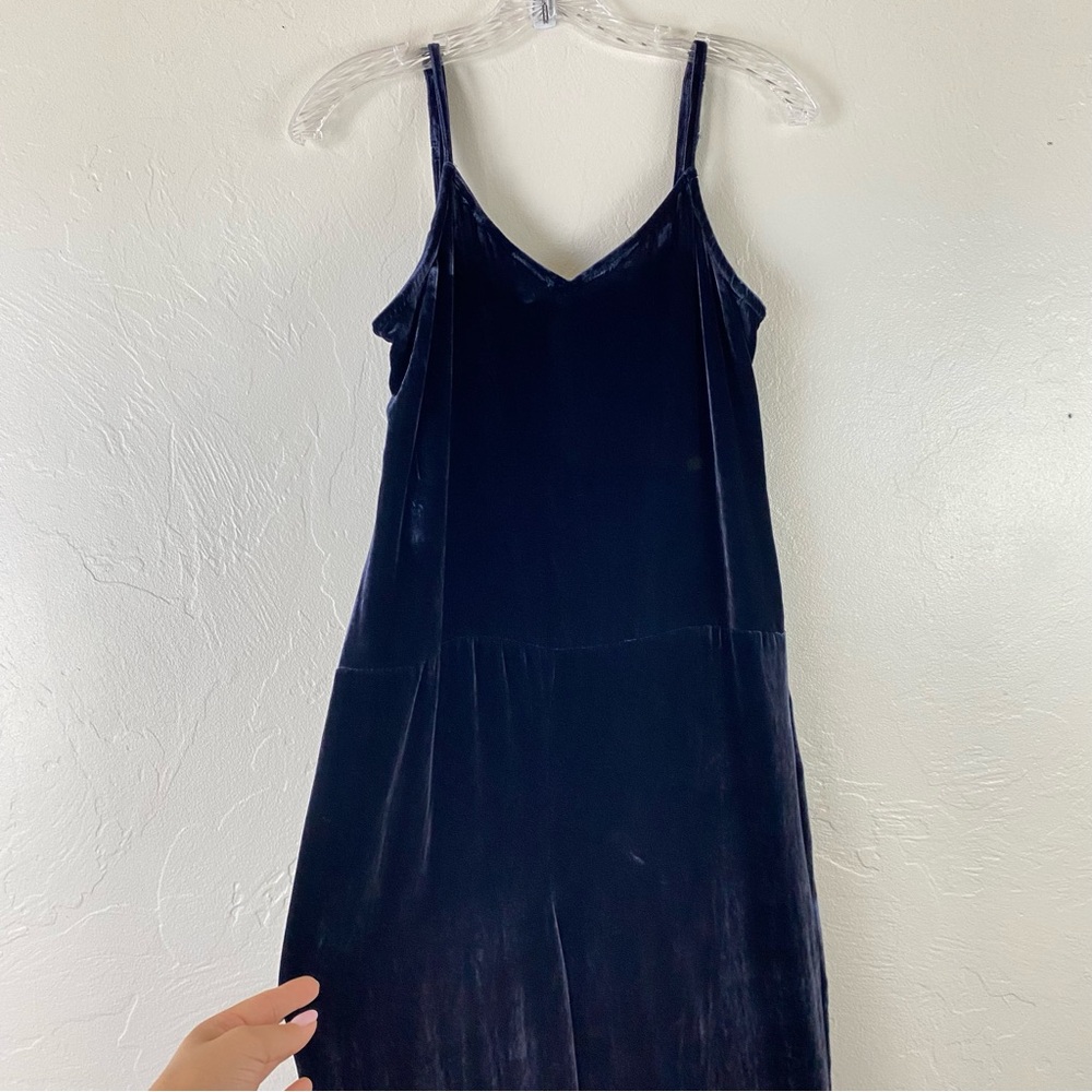 Lou & Grey Navy Blue Crushed Velvet Spaghetti Strap V-Neckline Wide Leg Jumpsuit